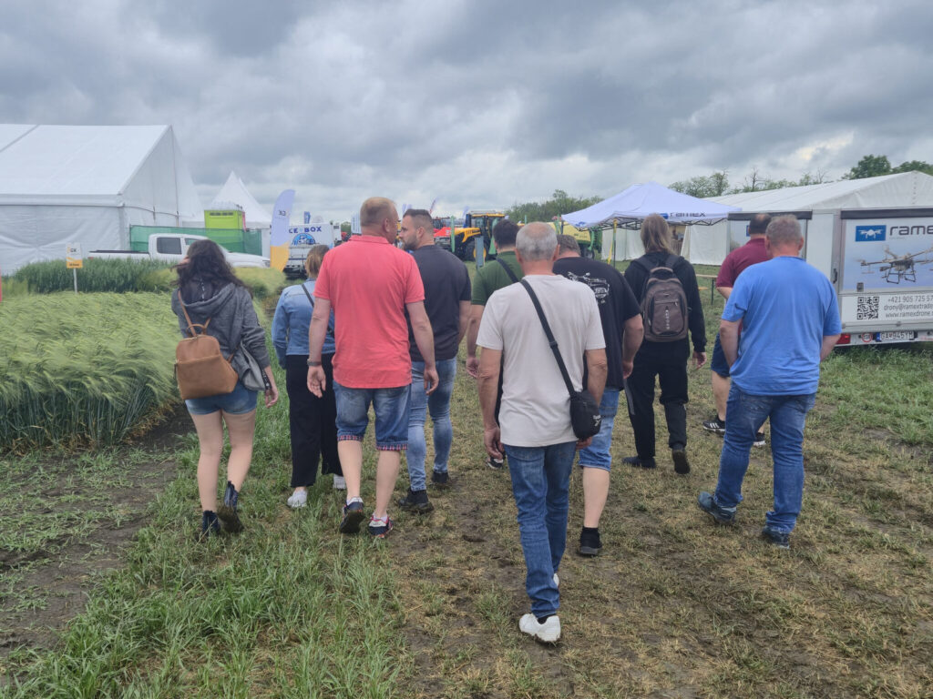 zucastnili sme sa 14 rocnika celoslovenskych dni pola v seliciach 05